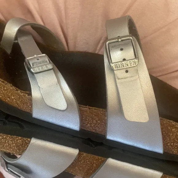 🎀 Birkenstock Mayari Sandals Women’s39 Silver Leather - super cute 8