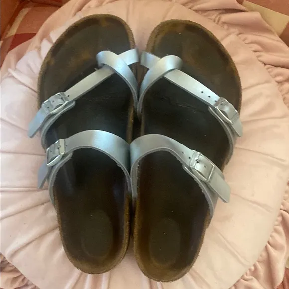 🎀 Birkenstock Mayari Sandals Women’s39 Silver Leather - super cute 8