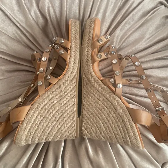🎀 Dolce Vita Studded Espadrilles Wedge Sandals Gorgeous color Size 7.5 euc