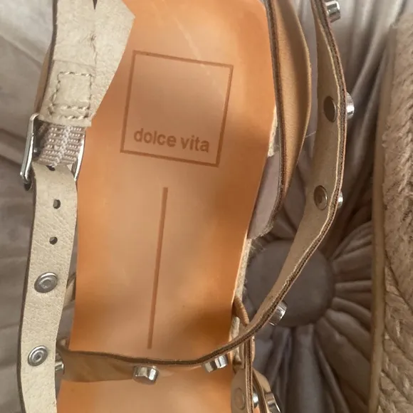 🎀 Dolce Vita Studded Espadrilles Wedge Sandals Gorgeous color Size 7.5 euc