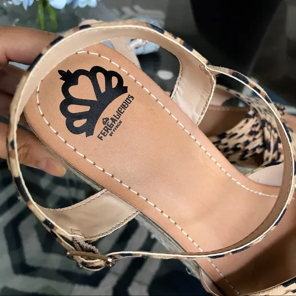 🆕 FERGALICIOUS LEOPARD PRINT WEDGED SANDALS!