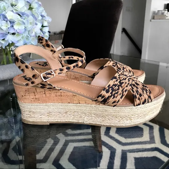 🆕 FERGALICIOUS LEOPARD PRINT WEDGED SANDALS!