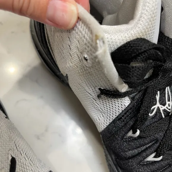 ⭐️ Nike Kyrie 5 basketball sneakers US 10.5