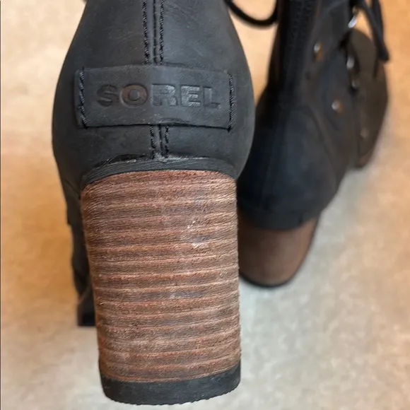 🕊️ Sorel Addington Black Lace Up Boots with Chunky Heel