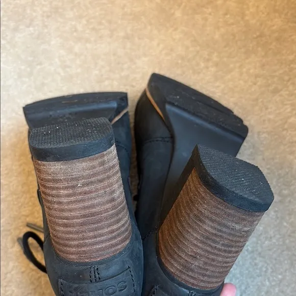 🕊️ Sorel Addington Black Lace Up Boots with Chunky Heel