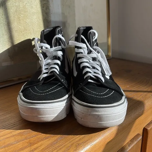 🧤 Vans black and white high top wafflecup suede, and canvas sneakers ultracush