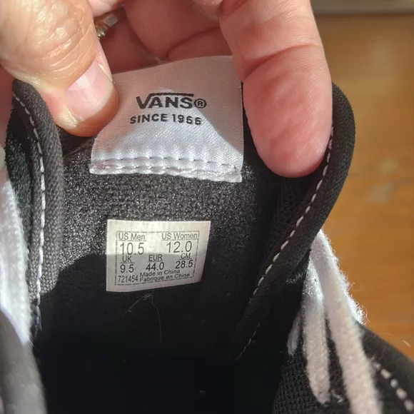 🧤 Vans black and white high top wafflecup suede, and canvas sneakers ultracush