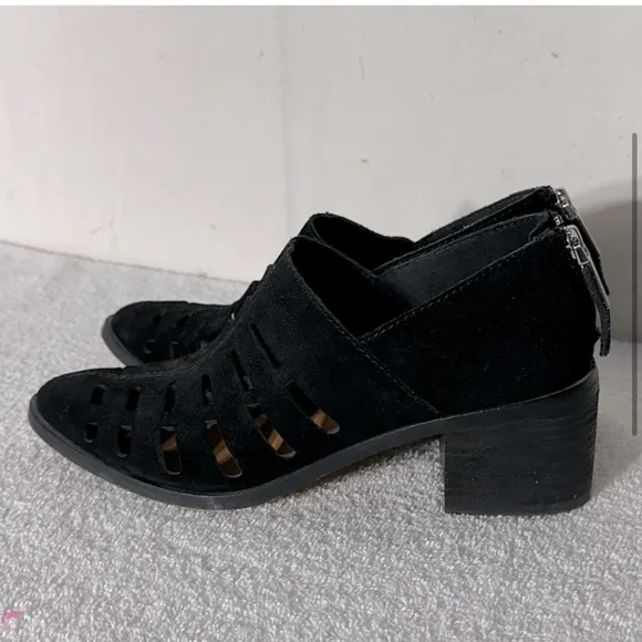 1. State Llee Black Portogallo Leather Cutout Pointed Toe Slip On Ankle Boots 9