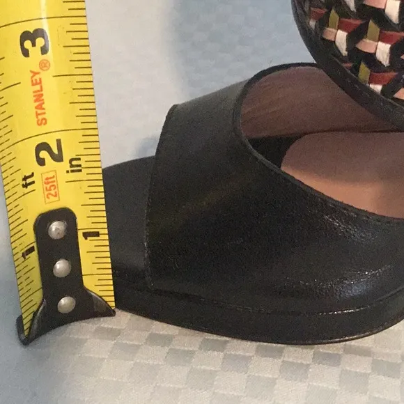 1,6 18 sandals
