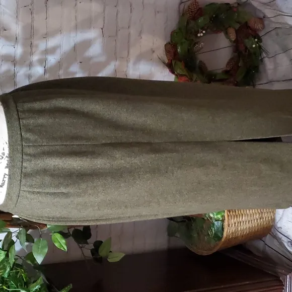 2 piece Lauren Ralph Lauren Olive Woolmark Skirt Suit NWT