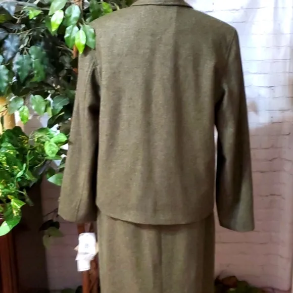 2 piece Lauren Ralph Lauren Olive Woolmark Skirt Suit NWT