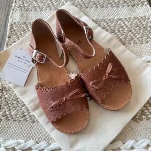 30/US 1 The Humble Soles Amelia Sandals Kids Brown Sandals NEW