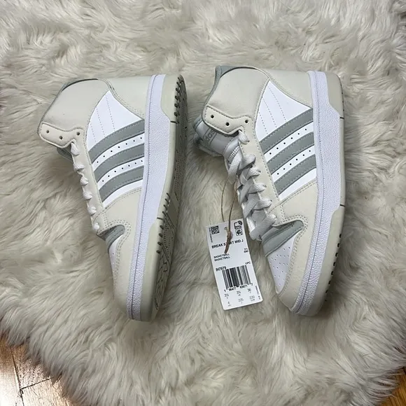 Adidas Break Start Mid J Basketball Sneakers Size 4 NIB NWT
