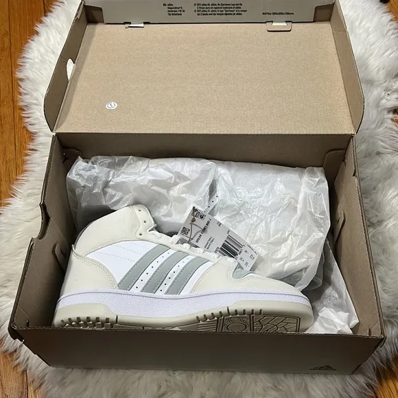 Adidas Break Start Mid J Basketball Sneakers Size 4 NIB NWT