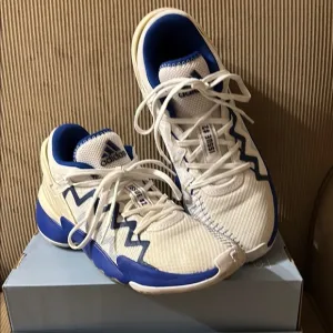 Adidas DON Issue 2 Basketball Sneakers