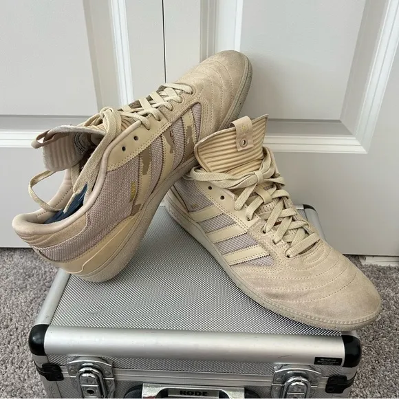Adidas Men's Beige Sneakers