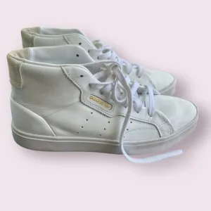 Adidas Originals Sleek Gold trim mid top sneakers ladies size 6 M 702001