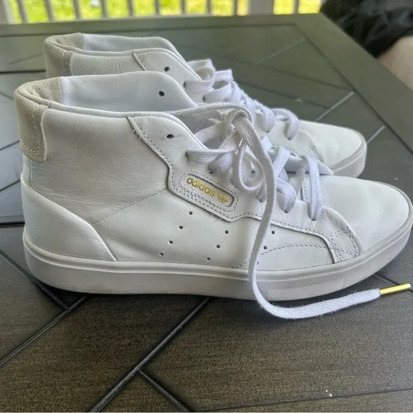 Adidas Originals Sleek Gold trim mid top sneakers ladies size 6 M 702001