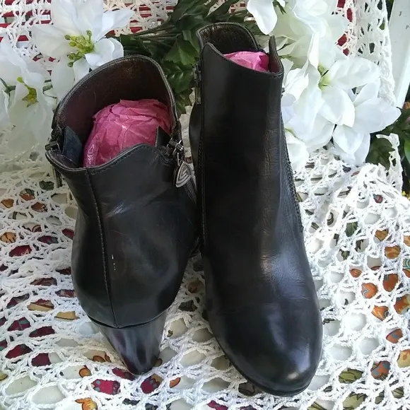 AGL attilio giusti leimbrun leombruni ANKLE BOOTS