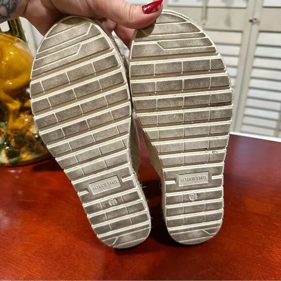 Altar’d State Elleni Crochet Sandals Size 7.5