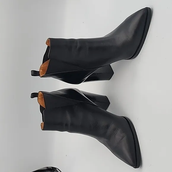 &amp; Other Stories Black Leather High Block-Heeled Ankle Boots w/Pointed Toe, 38
