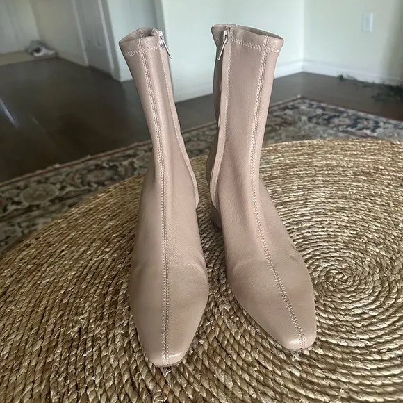 &amp; OTHER STORIES Heeled Leather Sock Boots Sz 8 NWOT