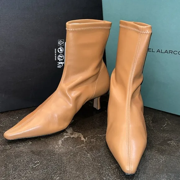 Anthropologie Angel Alarcon Pointed-Toe Kitten-Heel Boots