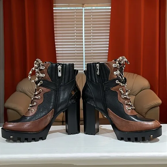 Antonio Melani Penn Leather and Fabric Ankle Boots Chunky Lug Sole Heel Size 8.5