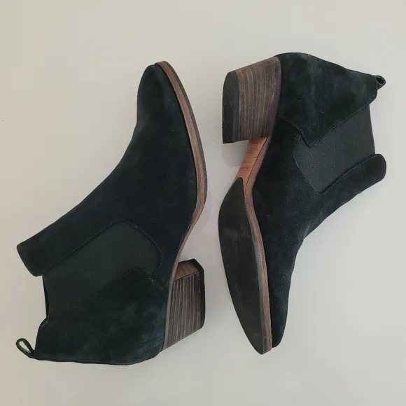 Aquatalia Black Suede Chelsea Ankle Boots with Stacked Chunky Low Heel, Size 8½