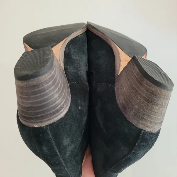 Aquatalia Black Suede Chelsea Ankle Boots with Stacked Chunky Low Heel, Size 8½