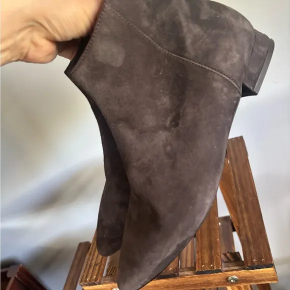 Aquatalia Prisilla Suede Stylish Black Ankle Boots