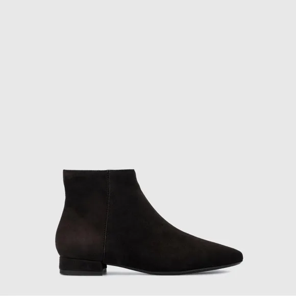 Aquatalia Prisilla Suede Stylish Black Ankle Boots