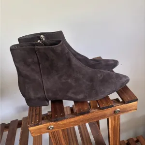 Aquatalia Prisilla Suede Stylish Black Ankle Boots