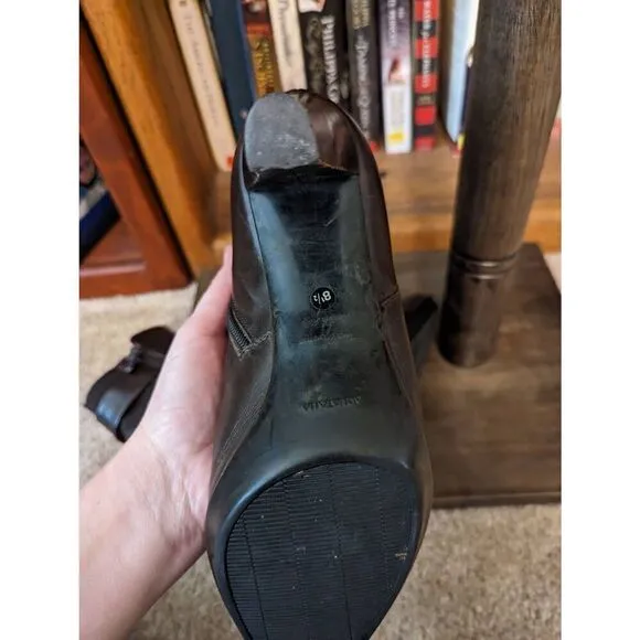 Aquatalia vera gomma Italian made leather ankle boots euc sz 8.5