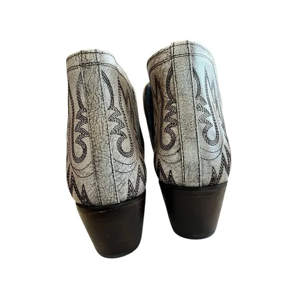 ARIAT Dixon Booties Ankle Blanco Womens Sz 11 Western Hip Rock Cowgirl Snip Toe