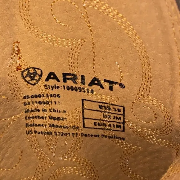 Ariat Heritage Cowboy Western Boots Distressed Leather Embroidery Design Sz 9.5