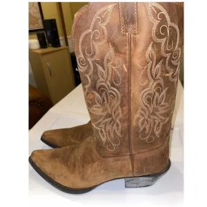 Ariat Heritage Cowboy Western Boots Distressed Leather Embroidery Design Sz 9.5