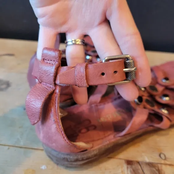 A.S. 98 Ginger Coin Medallion Gladiator Sandals 38