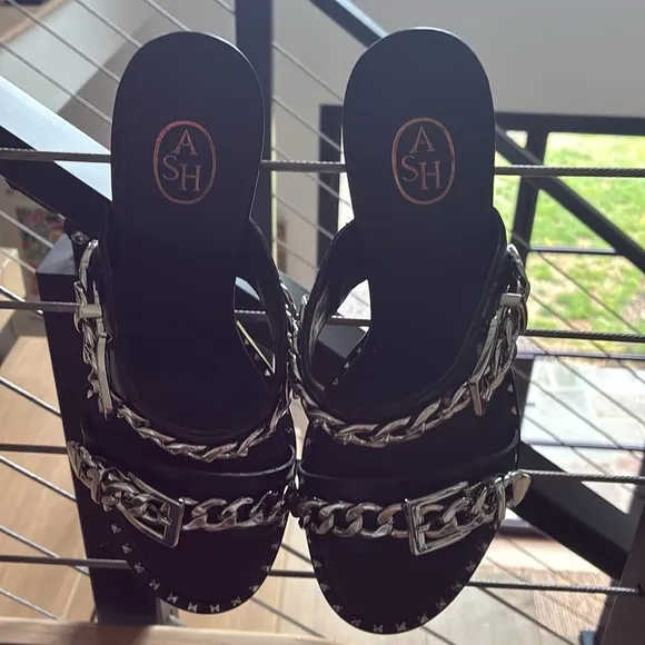 Ash LORIS NAPPA BLACK sandals - EUC