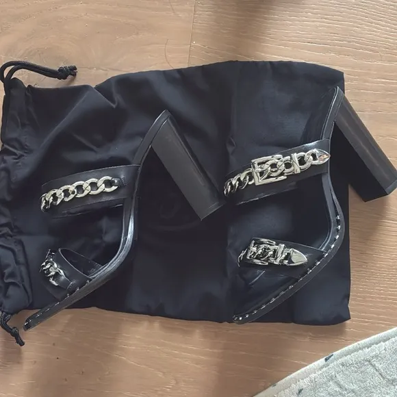 Ash LORIS NAPPA BLACK sandals - EUC