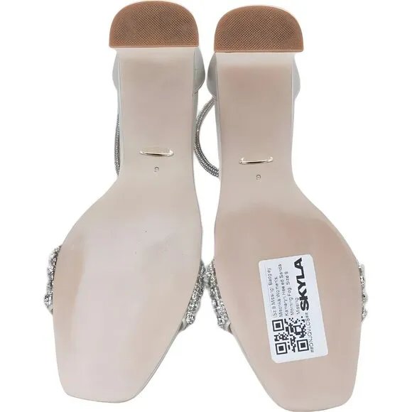 Badgley Mischka Kameryn Heeled Sandal, Morning Fog, Size 9, Missing Jewel