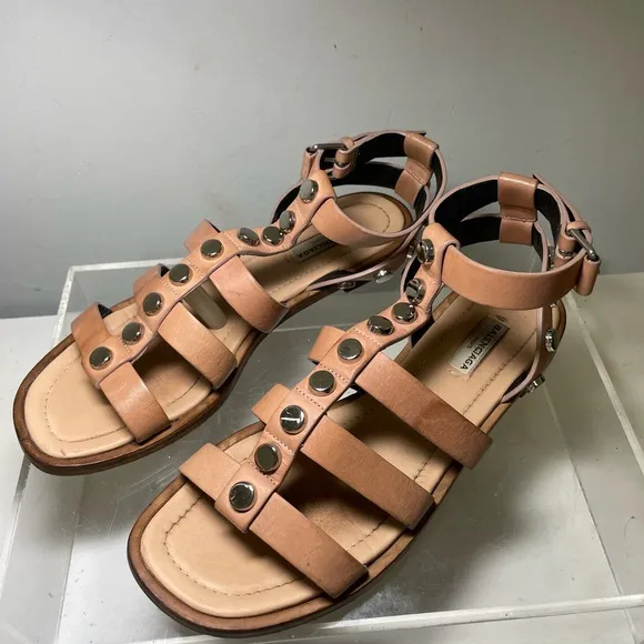 Balenciaga studed gladiador sandals nude laather sz 39.5 made in italy