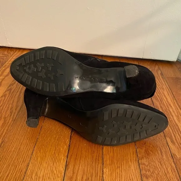 Bandolino Black Suede Fold Over Suede Booties Size 9