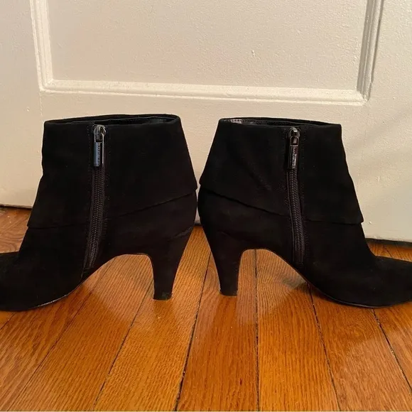 Bandolino Black Suede Fold Over Suede Booties Size 9