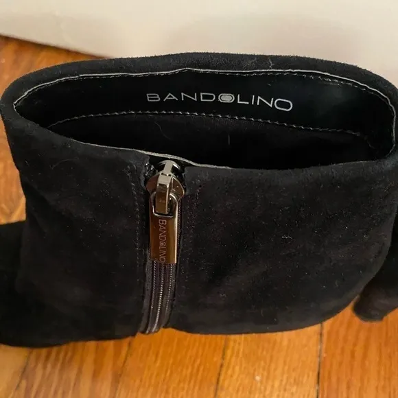 Bandolino Black Suede Fold Over Suede Booties Size 9