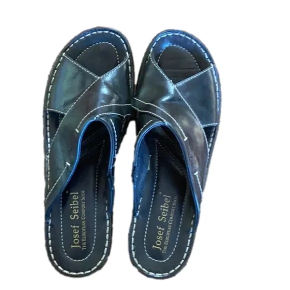 Barely warn - Josef Seibel Black Sandle, size 42 (10/11)