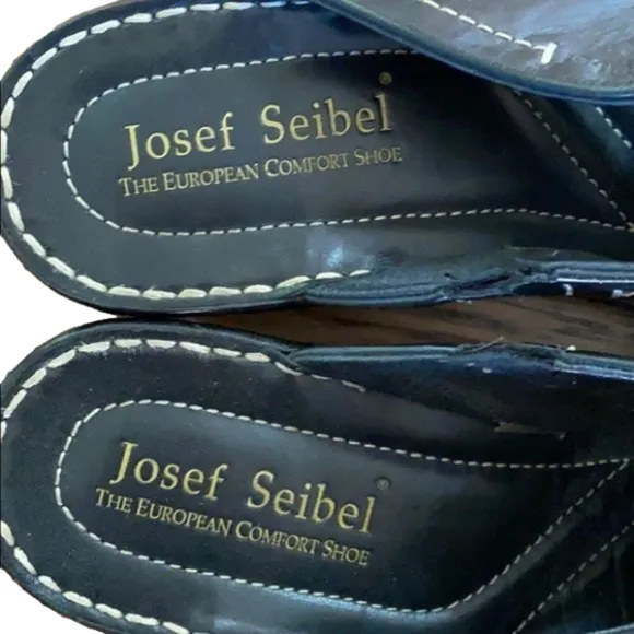 Barely warn - Josef Seibel Black Sandle, size 42 (10/11)