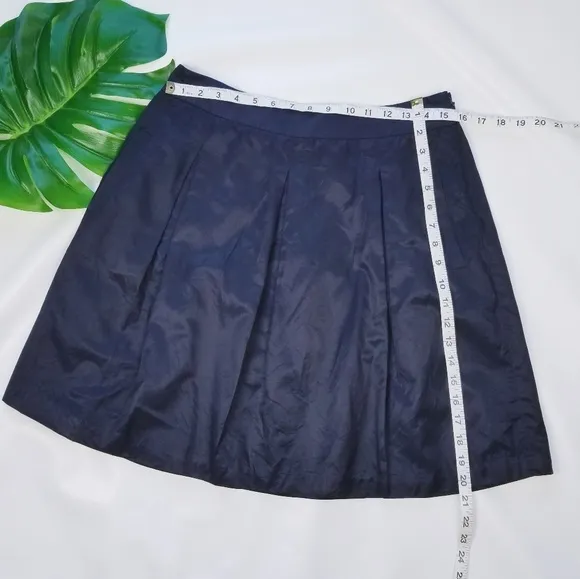 BCBGMAXAZRIA Black Pleated Skirt Like NEW! Sz 8