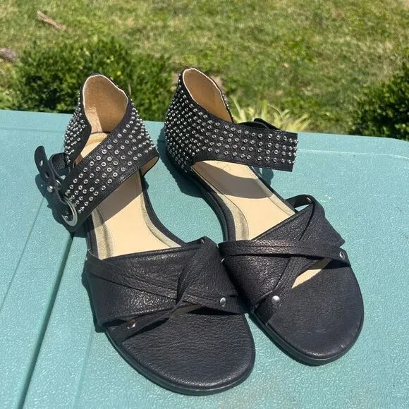 Be &amp; D New York Leather Studded Sandals NIB