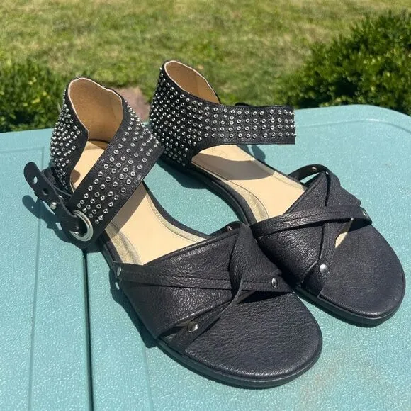 Be &amp; D New York Leather Studded Sandals NIB